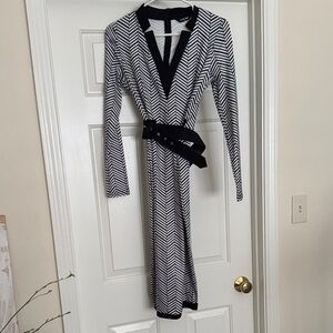 Black and White Chevron Long Sleeve Dress